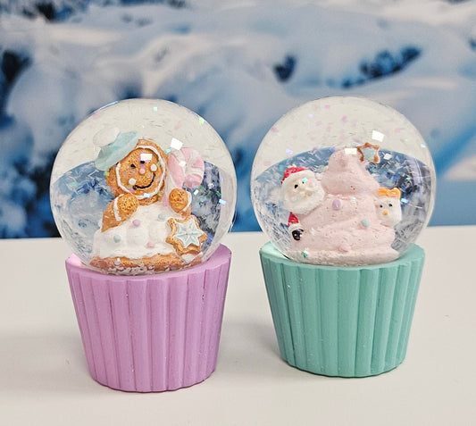 2 süße Mini - Schneekugeln Weihnachtsbäckerei Muffin B: 45mm - Schneekugelhaus
