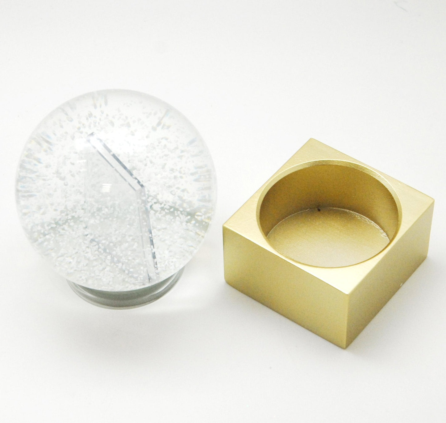 Bastelset mit 100mm Glas für DIY-Schneekugel mit Fotoeinsatz mit Polyresin-Sockel gold eckig - Schneekugelhaus