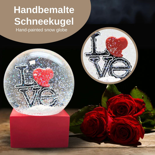 Moderne Designer Schneekugel LOVE auf Sockel rot eck 100 mm Durchmesser - Schneekugelhaus