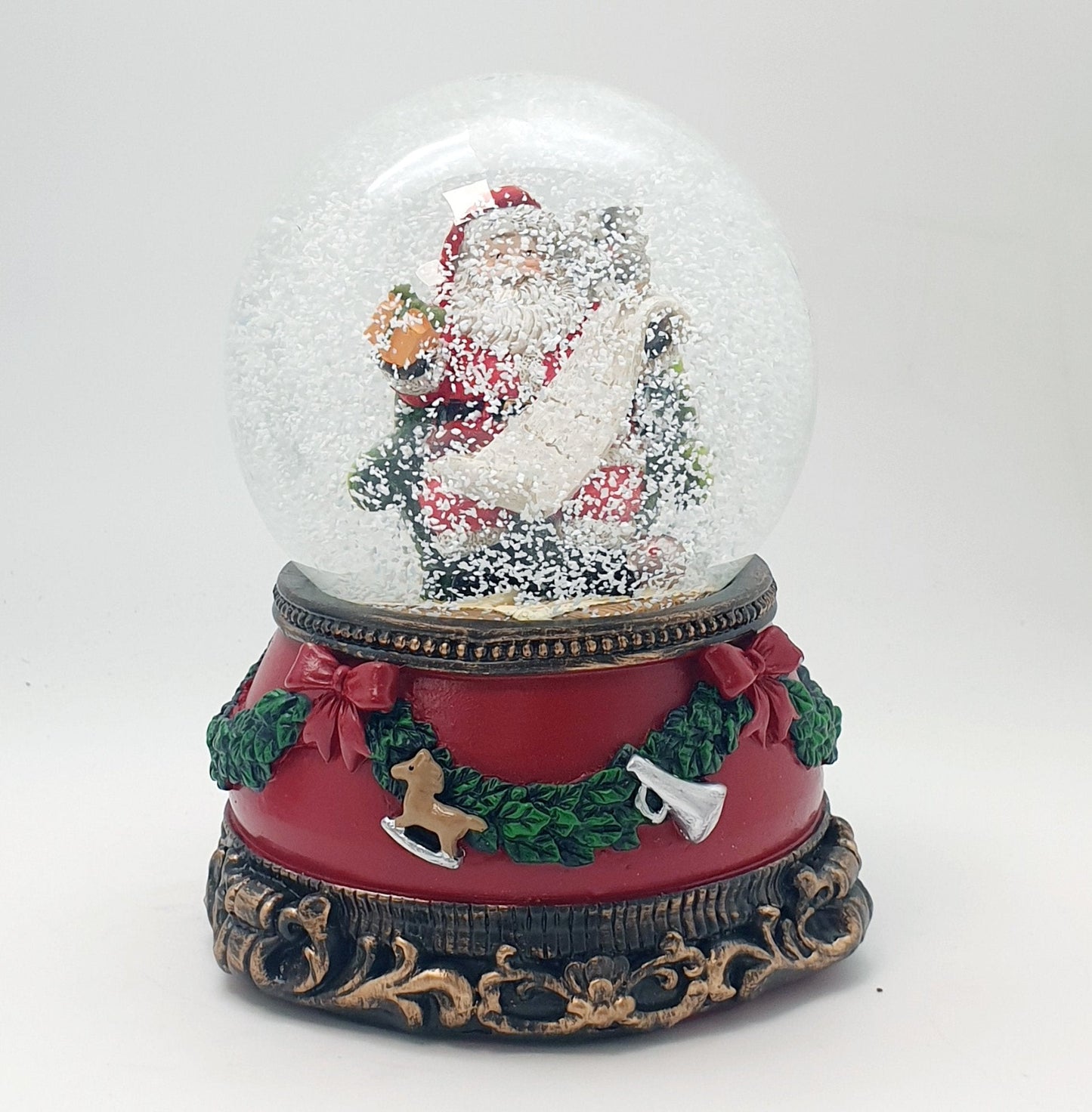 Nostalgische Schneekugel Santa mit Geschenkeliste auf Sockel Weihnachtsdekor rot mm Durchmesser mit Spieluhr - Schneekugelhaus
