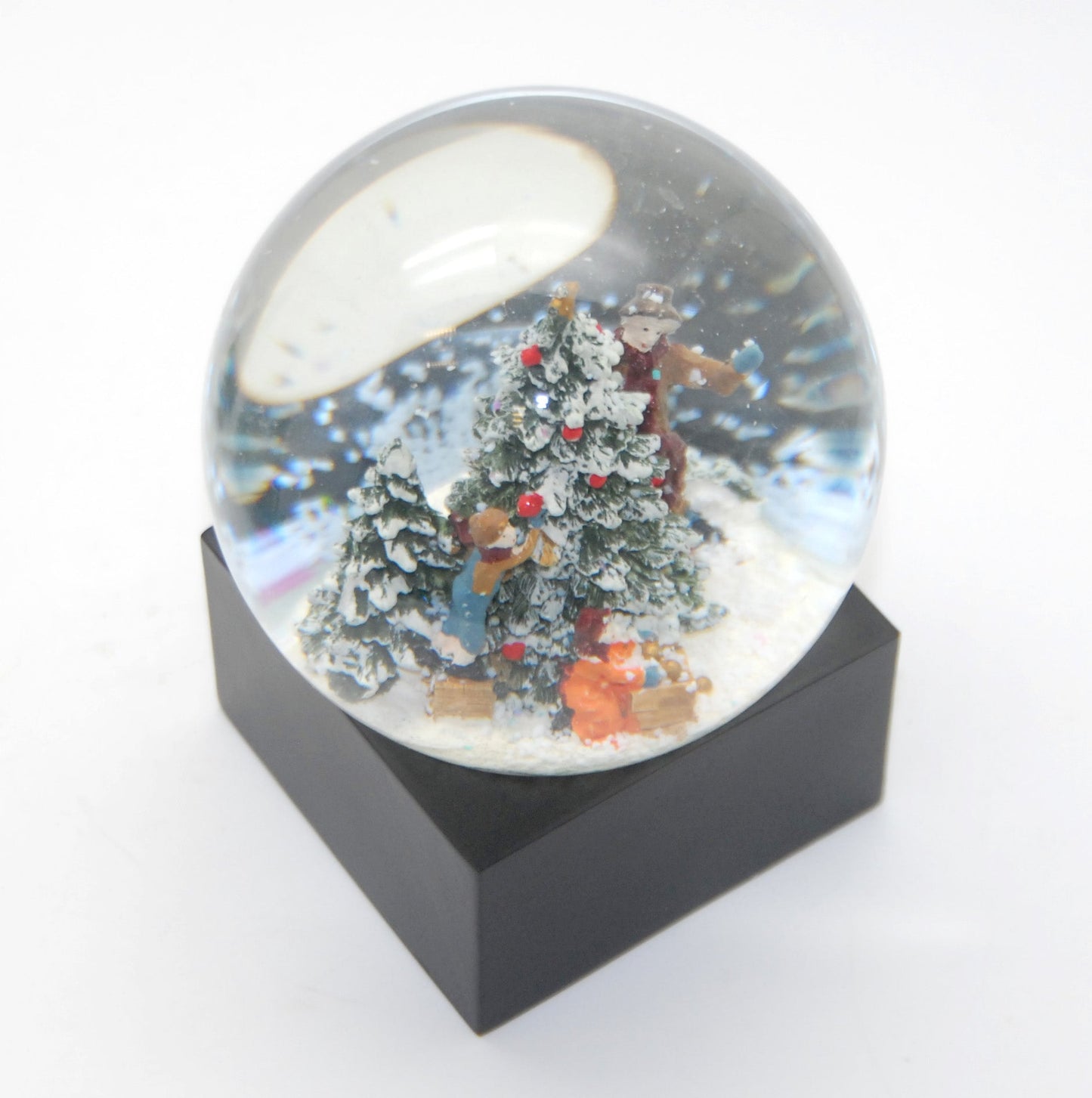 Schneekugel Weihnachtsbaum schmücken auf Sockel schwarz eckig "PURE-Line" 10 cm Durchmesser - Schneekugelhaus