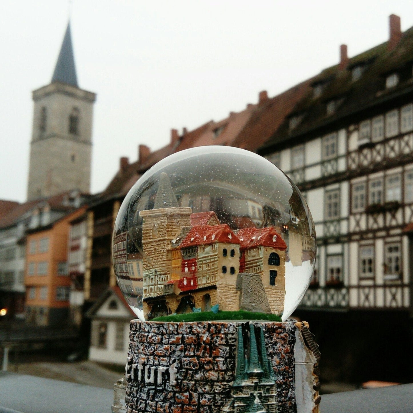 Souvenir Schneekugel Erfurt Krämerbrücke - Schneekugelhaus