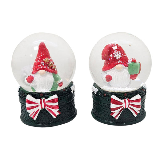 2 süße Mini-Schneekugeln Weihnachtswichtel auf grün B: 45mm - Schneekugelhaus