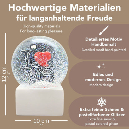 Moderne Designer Schneekugel LOVE auf Sockel weiß eck 100 mm Durchmesser - Schneekugelhaus