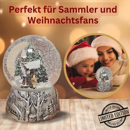 Nostalgische Schneekugel Weihnachtsspaziergang auf Silber Landschaft 100 mm Durchmesser mit Spieluhr - Schneekugelhaus
