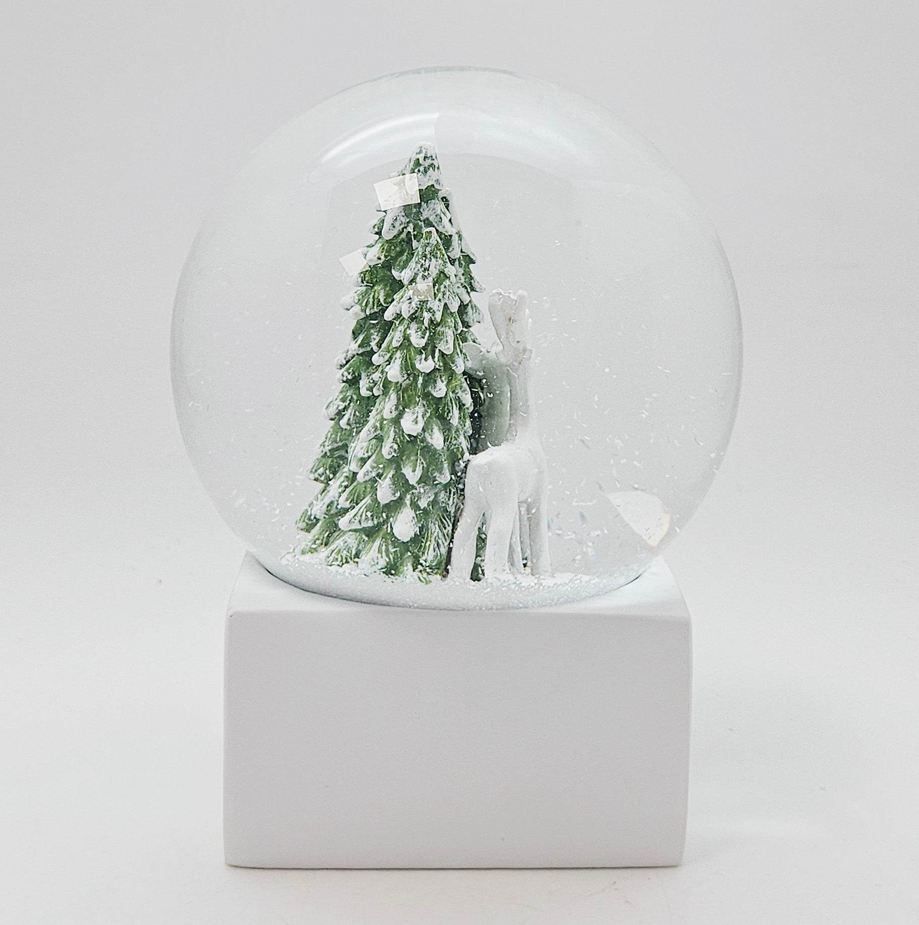 Schneekugel 2 Rehe auf Sockel weiß eck "PURE - Line" 10 cm Durchmesser - Schneekugelhaus