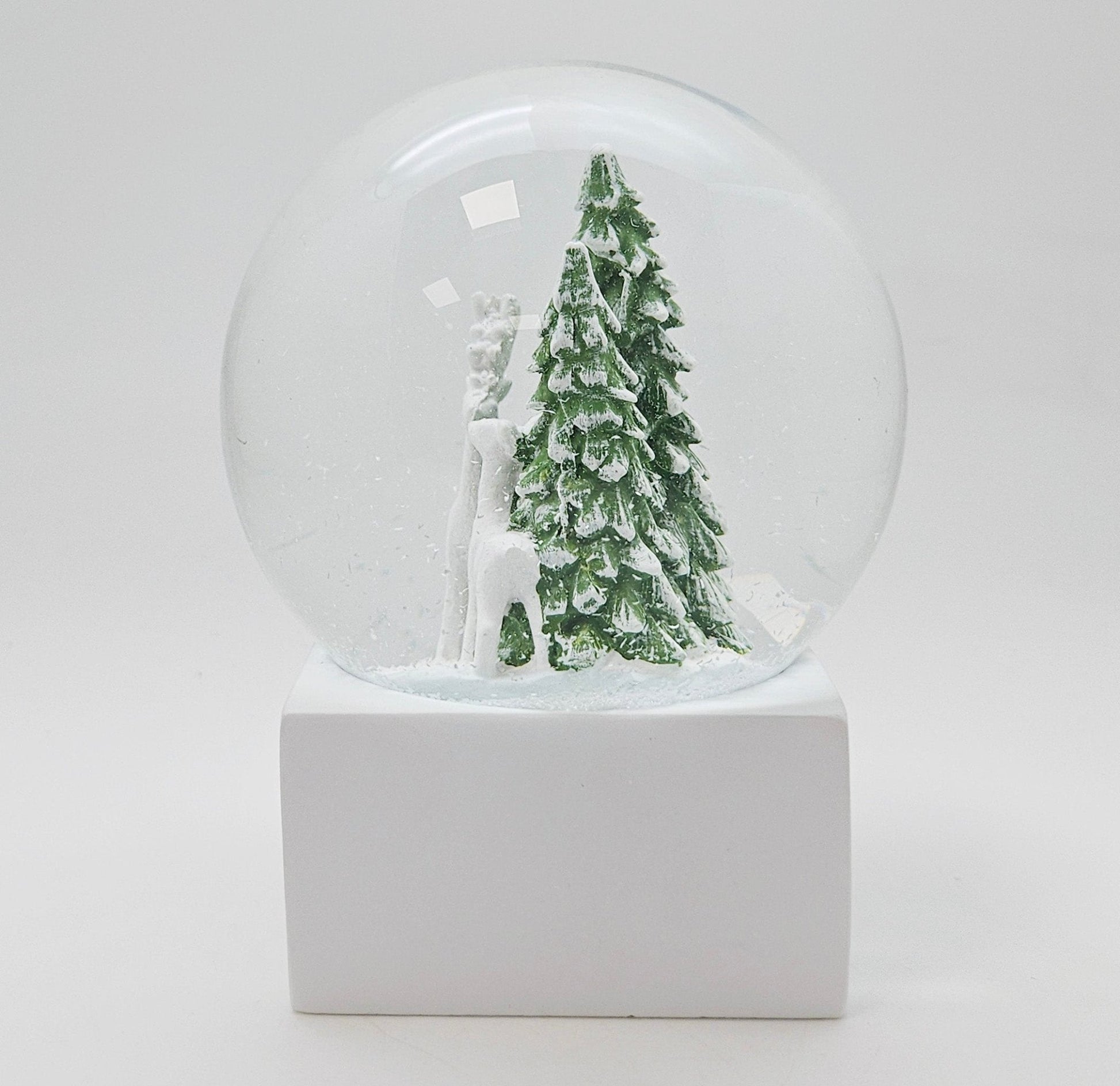Schneekugel 2 Rehe auf Sockel weiß eck "PURE - Line" 10 cm Durchmesser - Schneekugelhaus