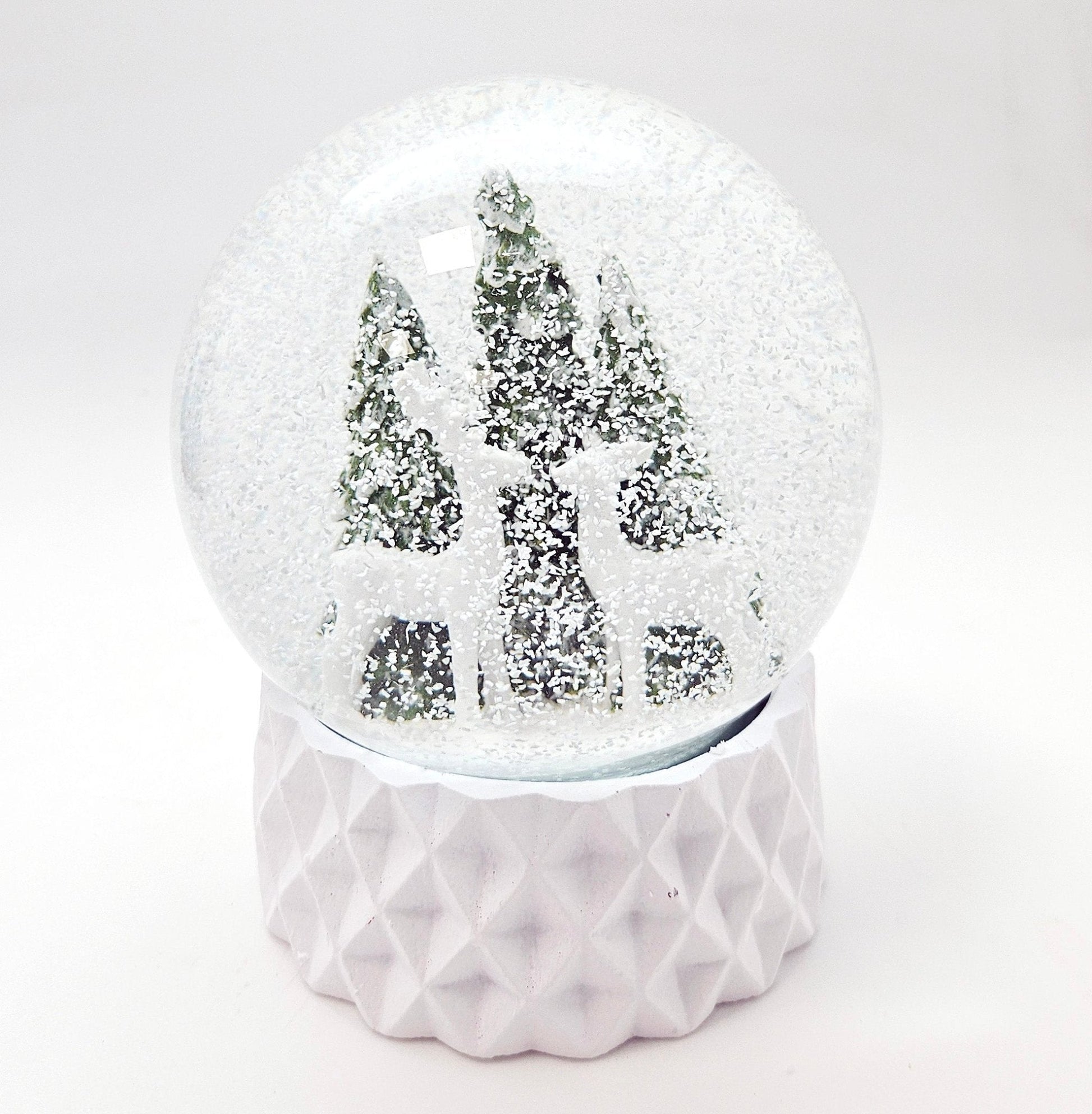 Schneekugel 2 Rehe auf Sockel weiß kubisch "PURE - Line" 10 cm Durchmesser - Schneekugelhaus