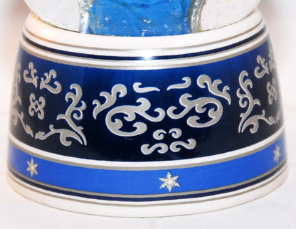 Schneekugel Engel blau mit Harfe mit Spieluhr - Schneekugelhaus