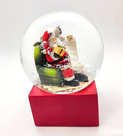 Schneekugel Santa Geschenkeliste rot eck "PURE - Line" 10 cm Durchmesser - Schneekugelhaus